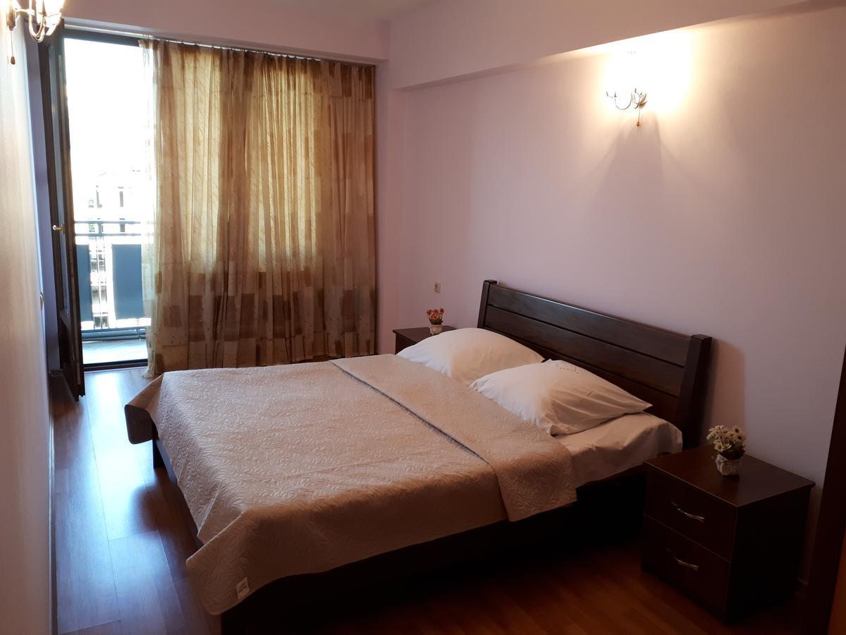 Apartment Archil Batumi Exterior photo